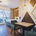 Glemm By Avenida Superior & Residences Hotel 4*