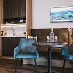 Glemm By Avenida Superior & Residences 4*