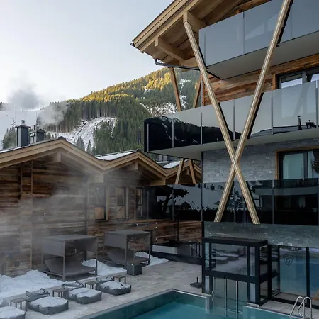 Glemm By Avenida Superior & Residences 4*